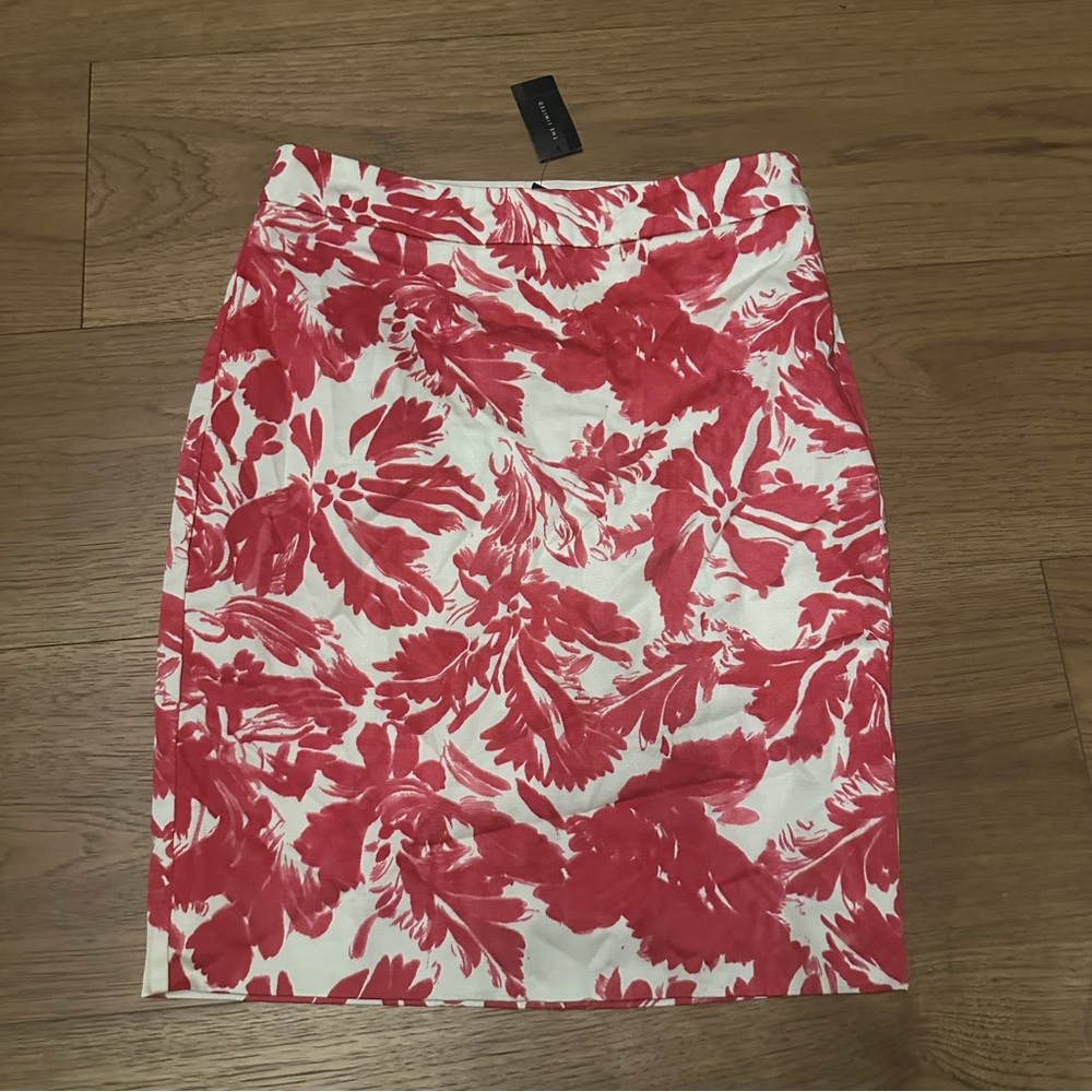 The Limited NWT Red White Floral Pencil mini midi Skirt 00 petite XS